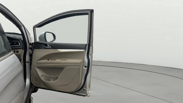 View Mahindra Marazzo Image 45 Used Mahindra Marazzo Image 45