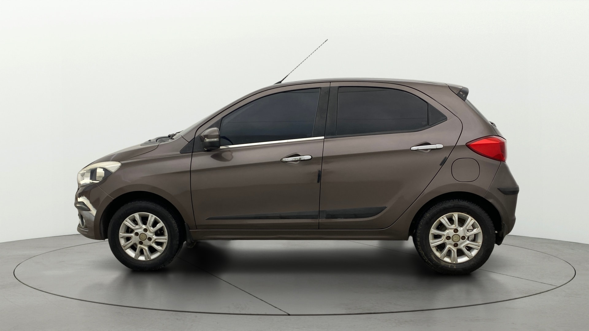 View 2020 Tata Tiago Revotorq XB Image 5 Used 2020 Tata Tiago Revotorq XB Image 5
