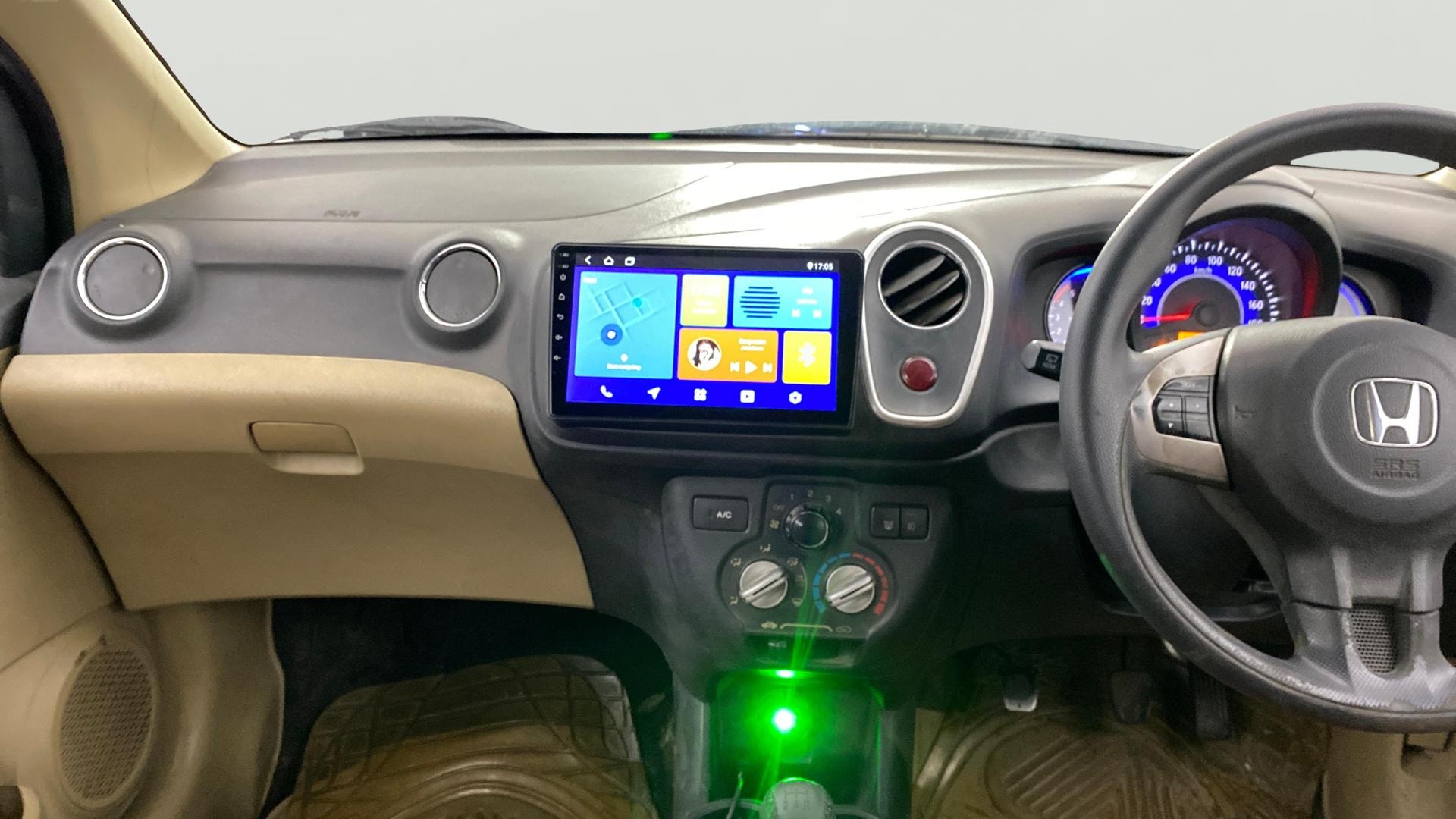 View 2015 Honda Mobilio E Diesel Image 18 Used 2015 Honda Mobilio E Diesel Image 18