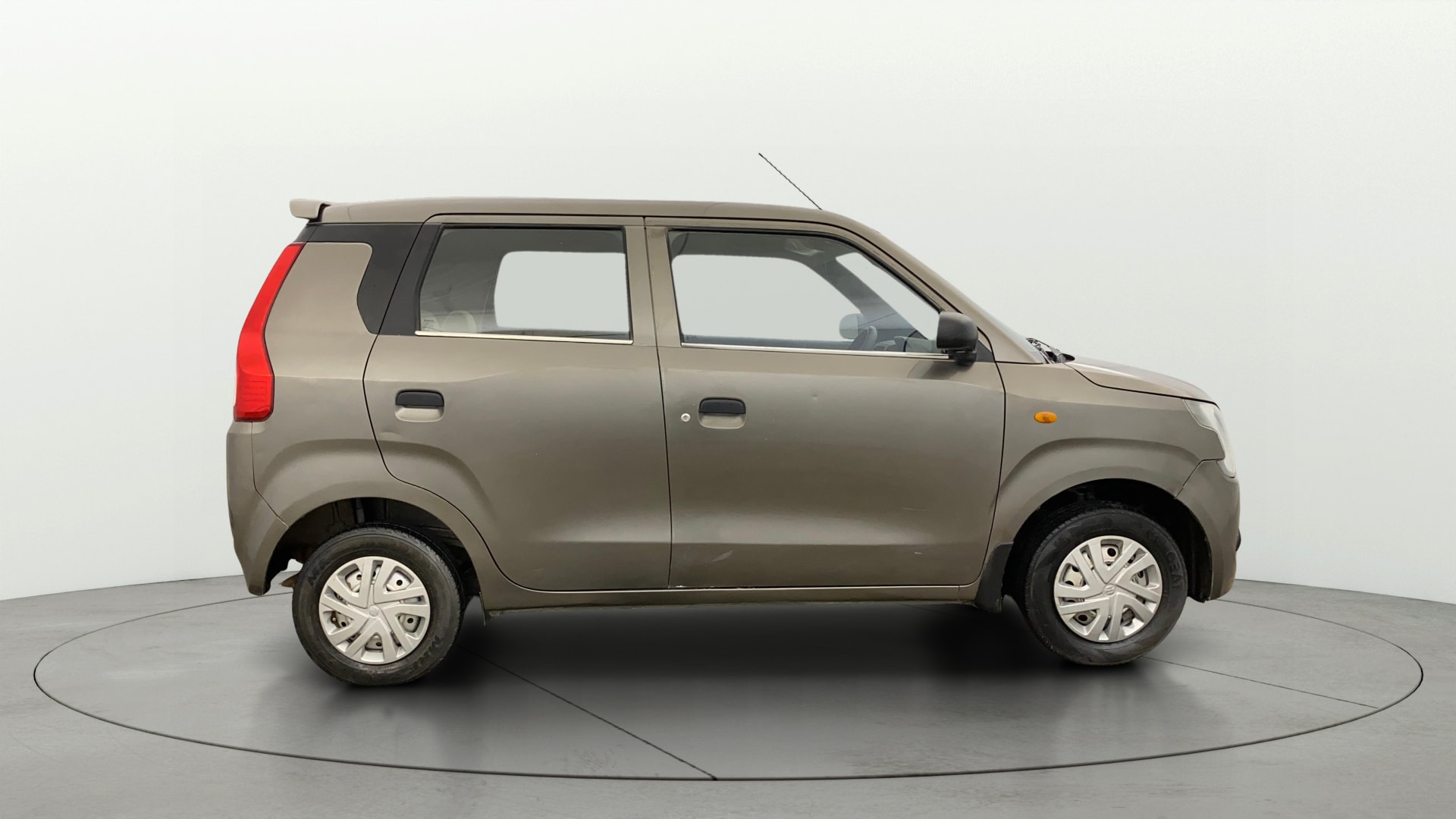 View 2020 Maruti Suzuki 1000 Base Variant Image 8 Used 2020 Maruti Suzuki 1000 Base Variant Image 8