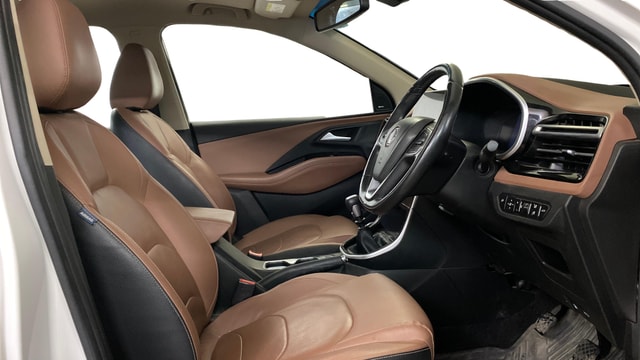 View MG Hector Plus Image 19 Used MG Hector Plus Image 19