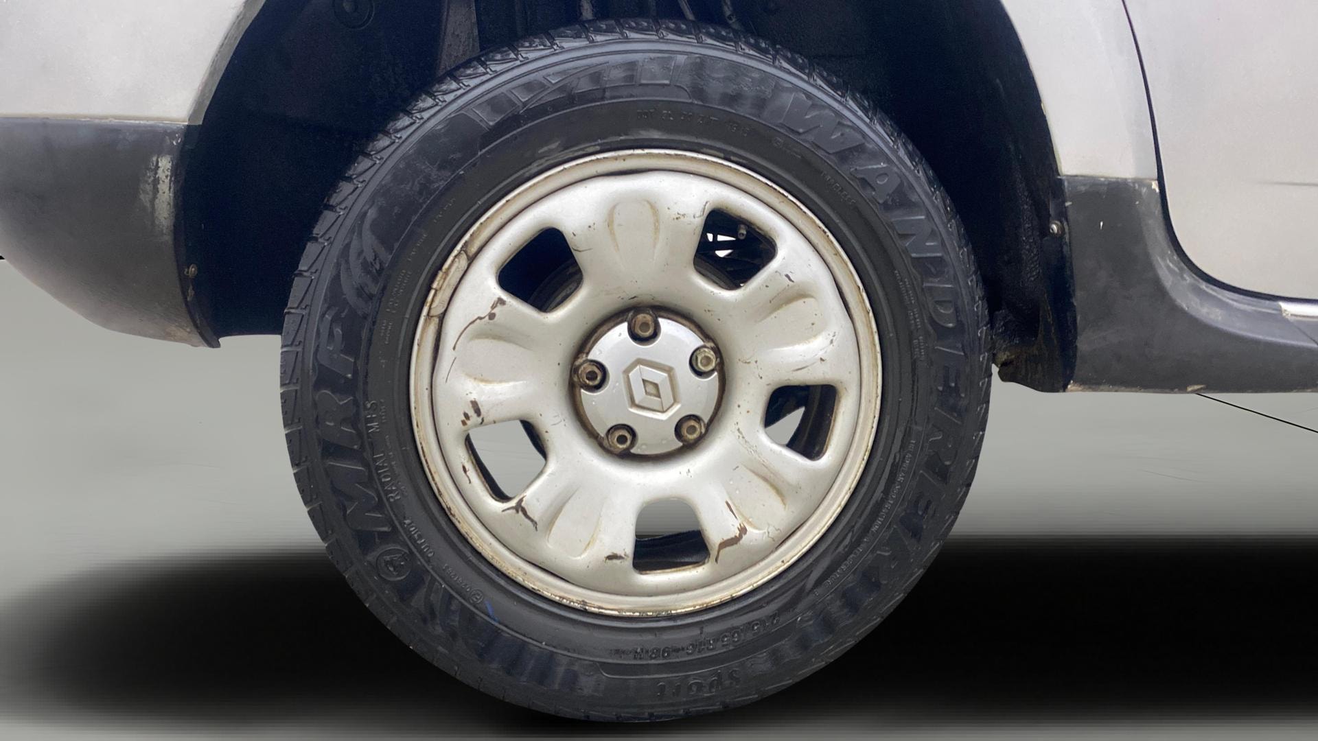 View 2015 Renault Duster Diesel 85PS STD Image 23 Used 2015 Renault Duster Diesel 85PS STD Image 23