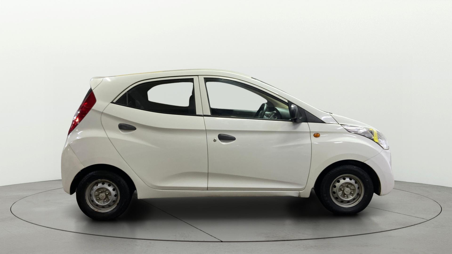View 2015 Hyundai EON Era Plus Image 8 Used 2015 Hyundai EON Era Plus Image 8