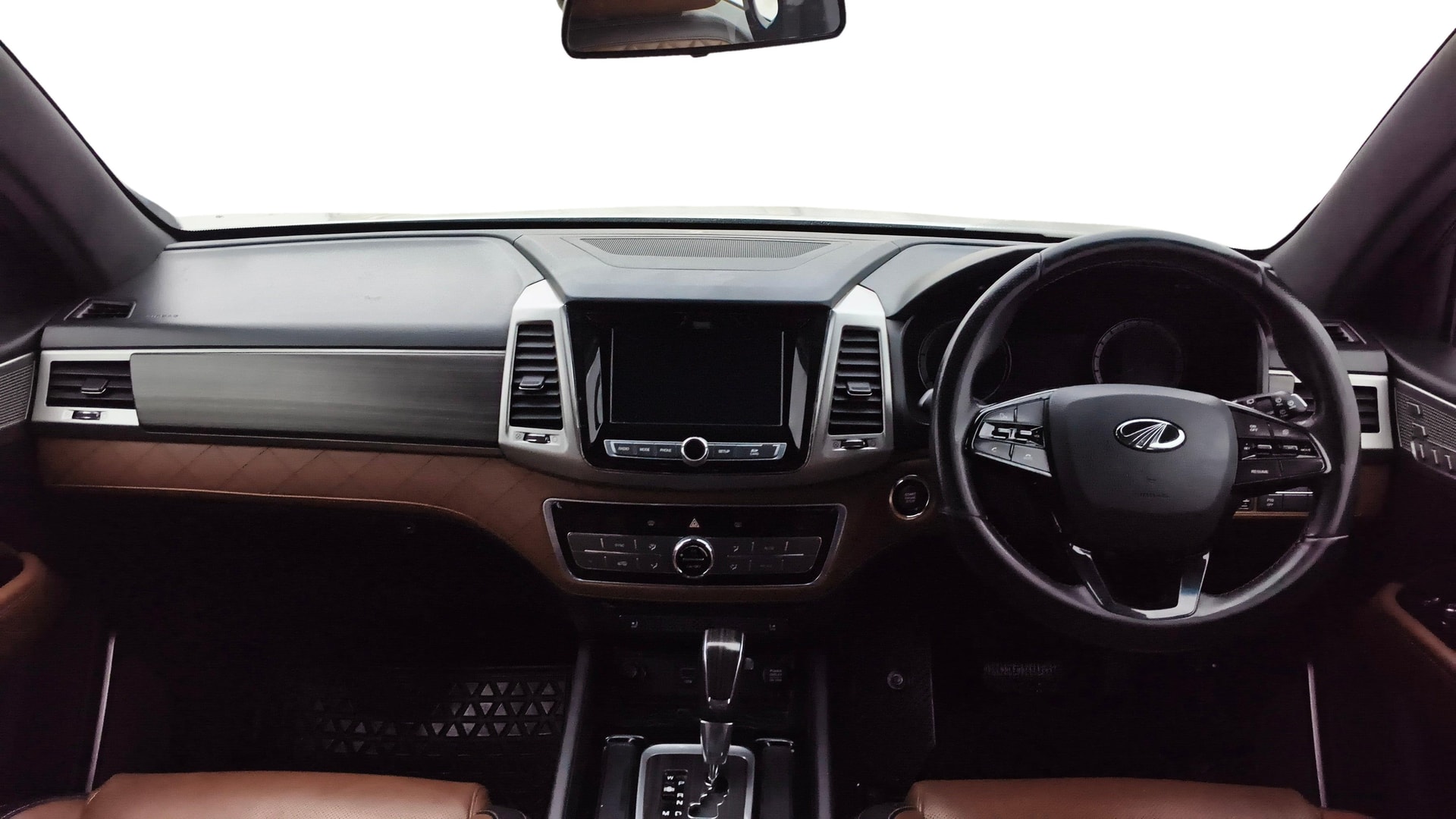 View 2019 Mahindra Alturas G4 4WD AT Image 32 Used 2019 Mahindra Alturas G4 4WD AT Image 32