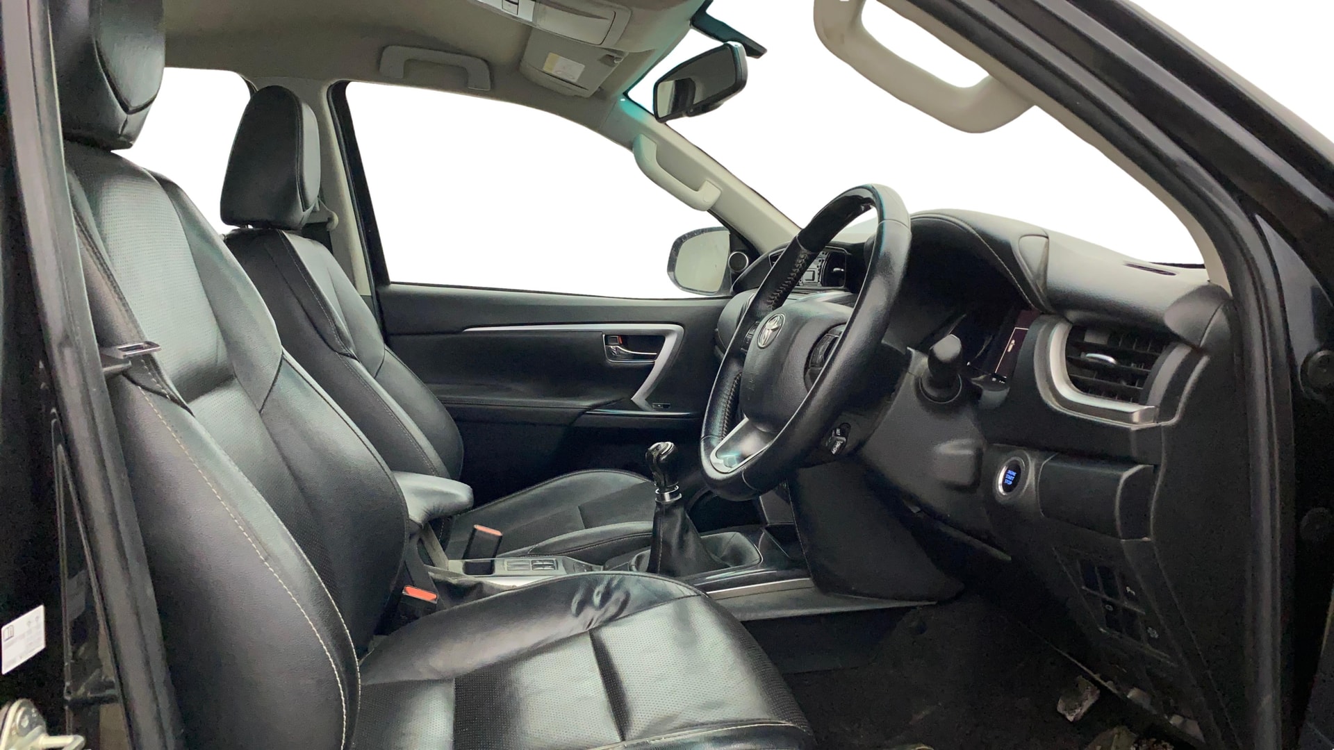 View 2021 Toyota Fortuner 2.8 4X2 MT Image 28 Used 2021 Toyota Fortuner 2.8 4X2 MT Image 28