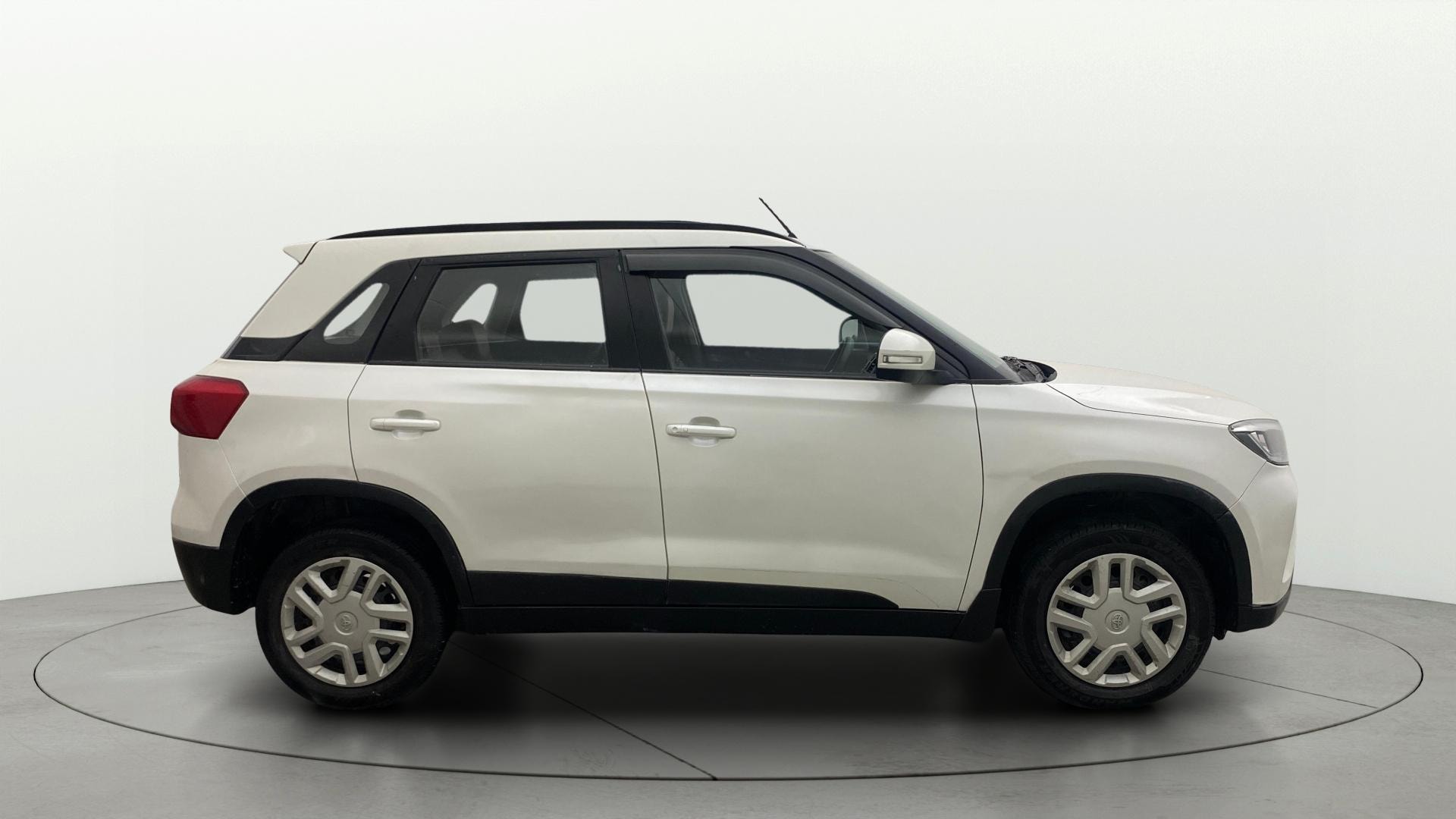 View 2021 Toyota Urban Cruiser Mid AT Image 8 Used 2021 Toyota Urban Cruiser Mid AT Image 8