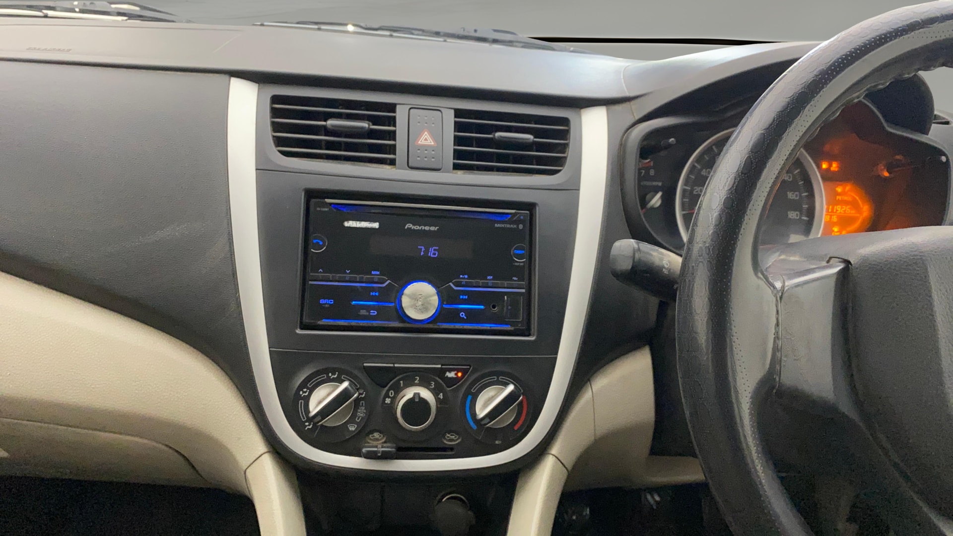 View 2018 Maruti Suzuki 1000 Base Variant Image 17 Used 2018 Maruti Suzuki 1000 Base Variant Image 17