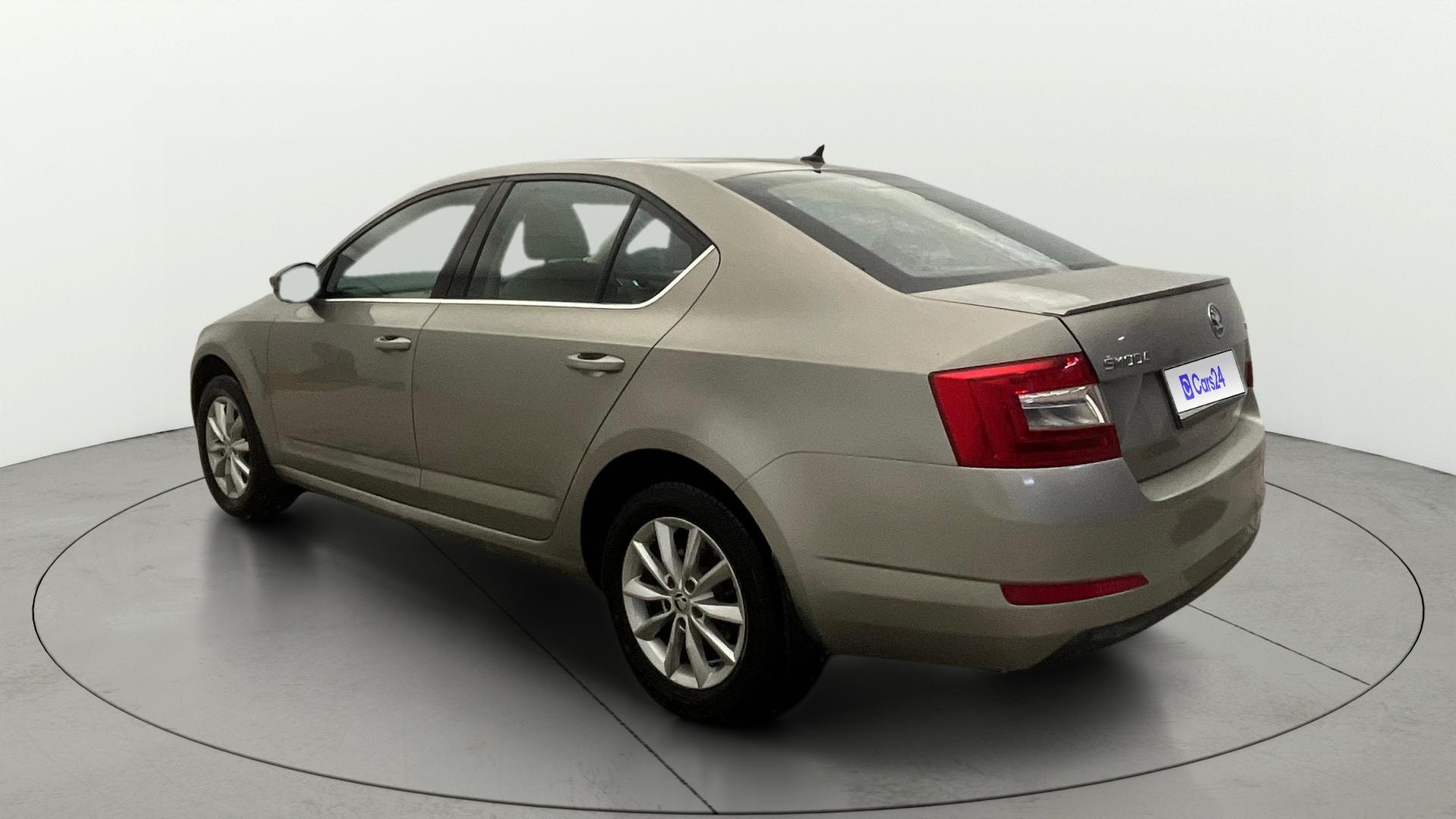 View 2017 Skoda Octavia 1.4 Style TSI MT Image 2 Used 2017 Skoda Octavia 1.4 Style TSI MT Image 2