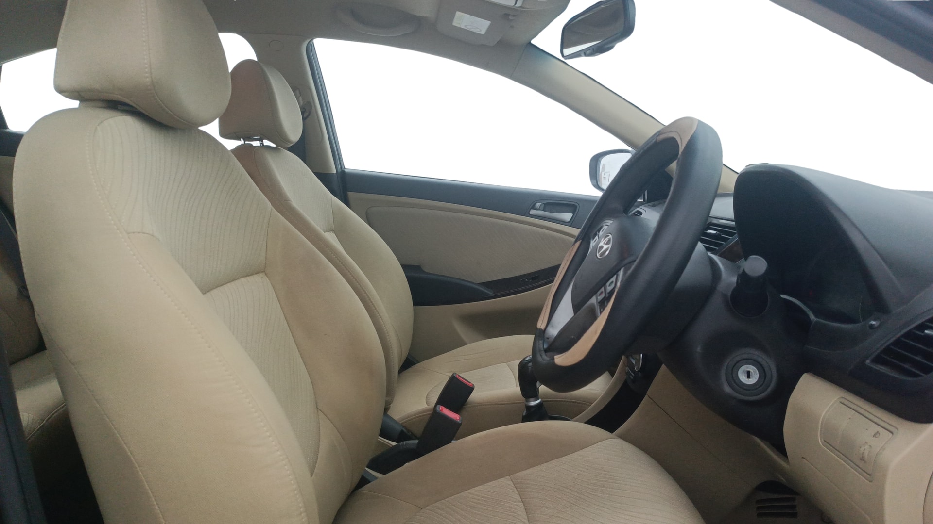 View 2017 Hyundai Verna 1.6 VTVT SX Image 26 Used 2017 Hyundai Verna 1.6 VTVT SX Image 26