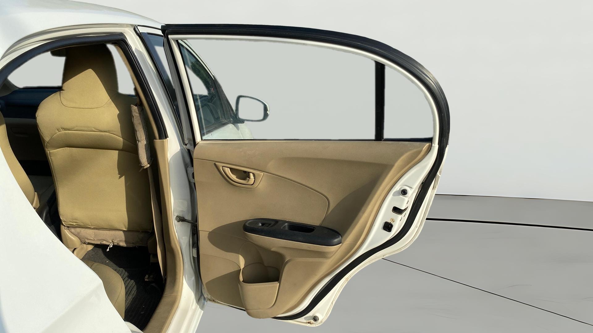 View 2015 Honda Amaze E MT Petrol BS IV Image 7 Used 2015 Honda Amaze E MT Petrol BS IV Image 7