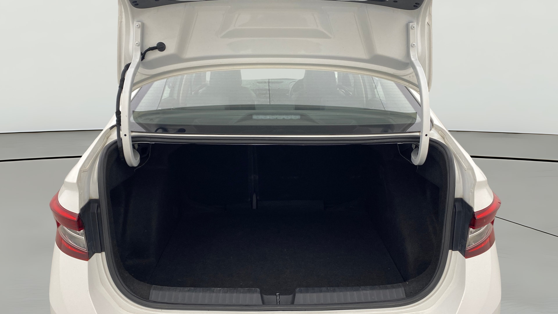 View 2023 Skoda Slavia Style 1.0 TSI AT Image 39 Used 2023 Skoda Slavia Style 1.0 TSI AT Image 39