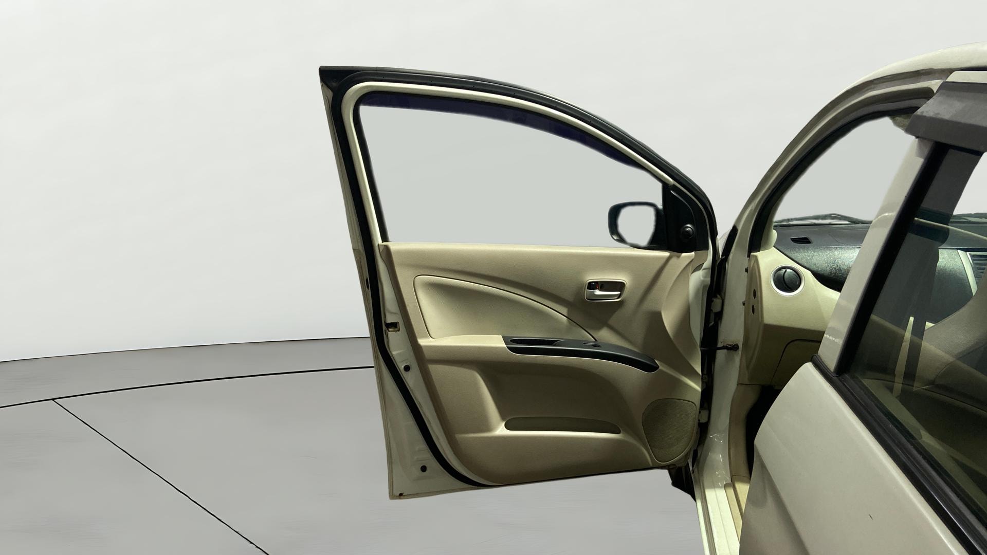 View 2019 Maruti Suzuki 1000 Base Variant Image 30 Used 2019 Maruti Suzuki 1000 Base Variant Image 30