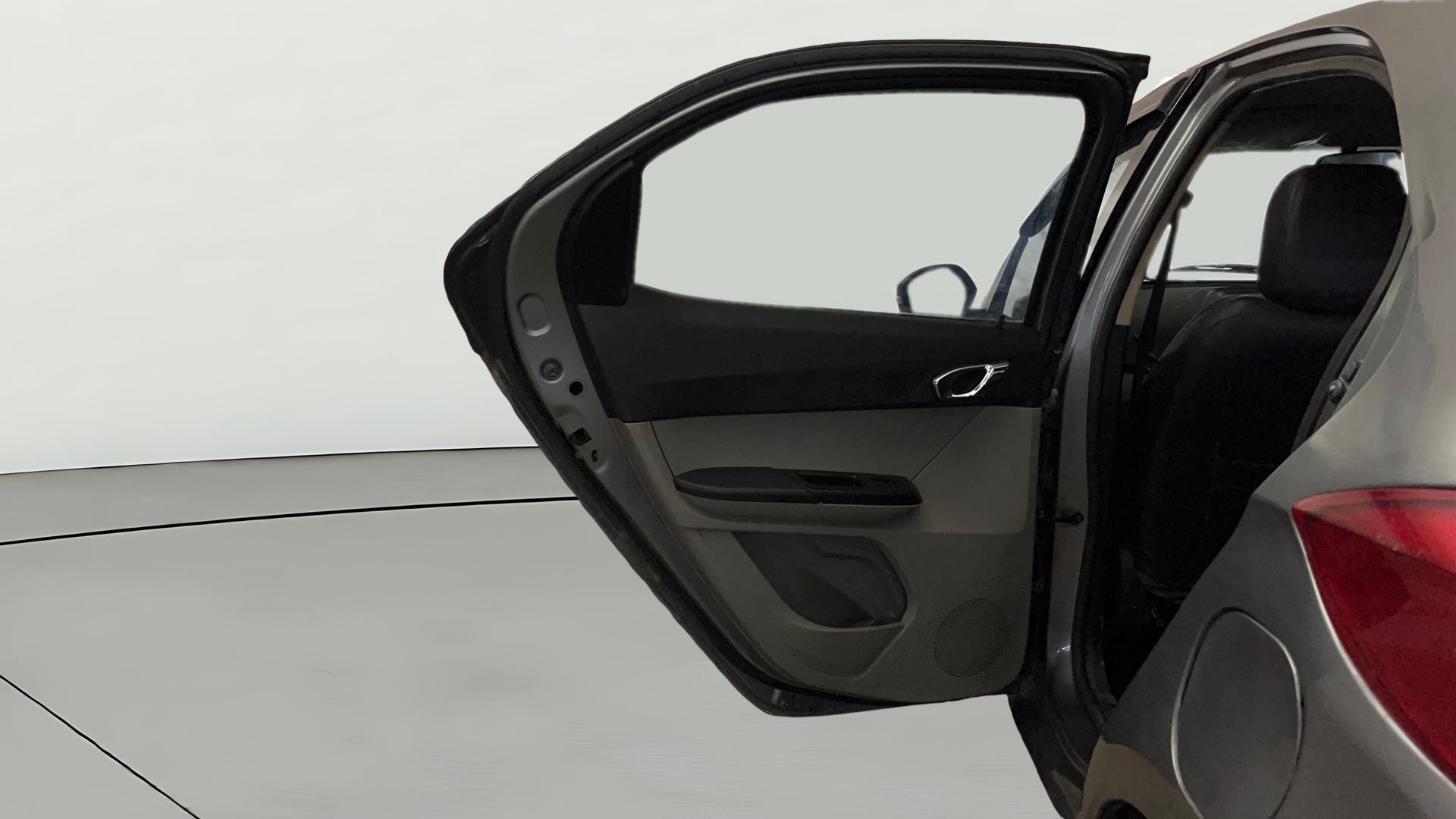 View 2018 Tata Tiago Revotorq XB Image 14 Used 2018 Tata Tiago Revotorq XB Image 14