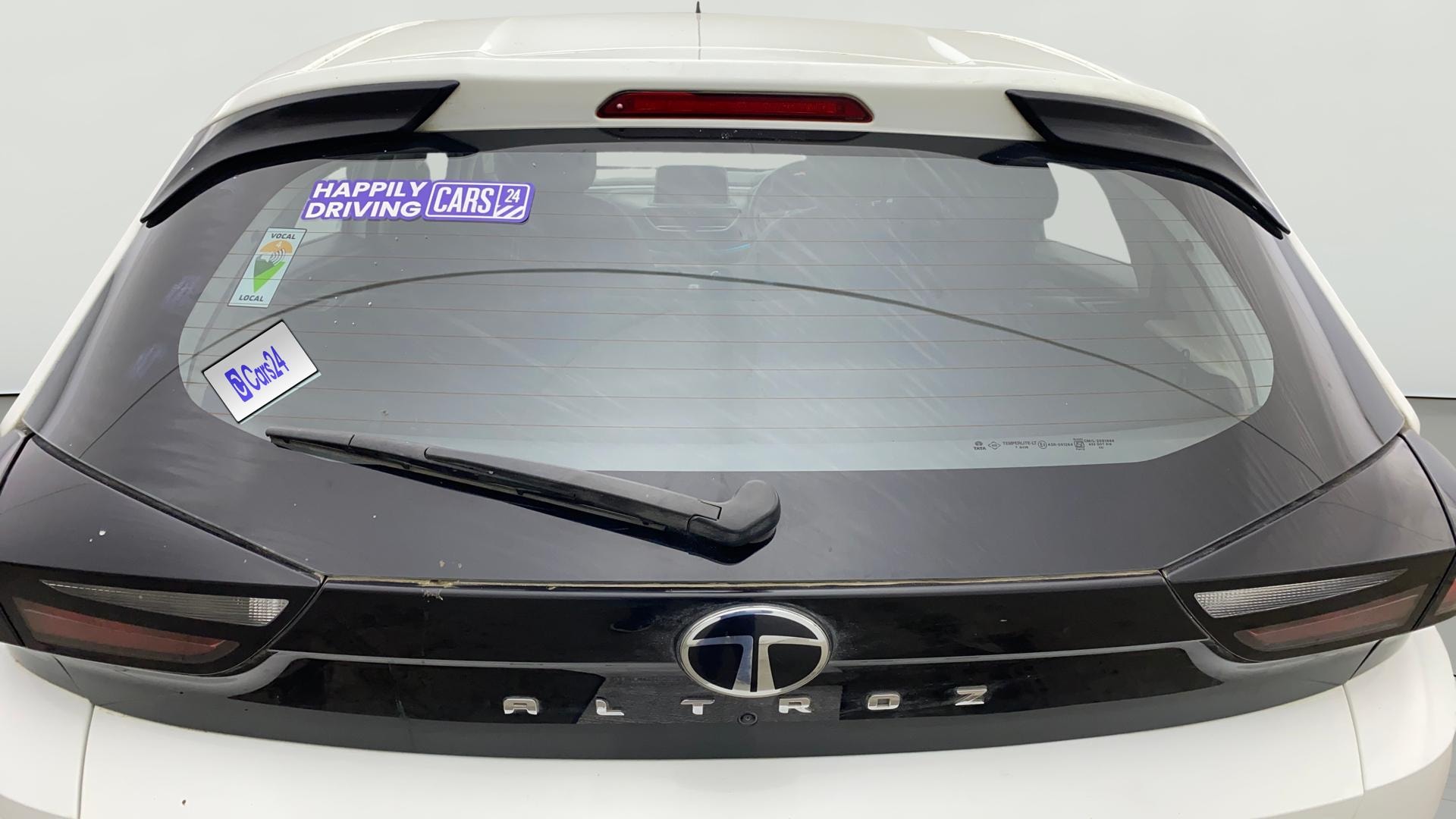 View 2024 Tata Altroz XZ Petrol Image 3 Used 2024 Tata Altroz XZ Petrol Image 3
