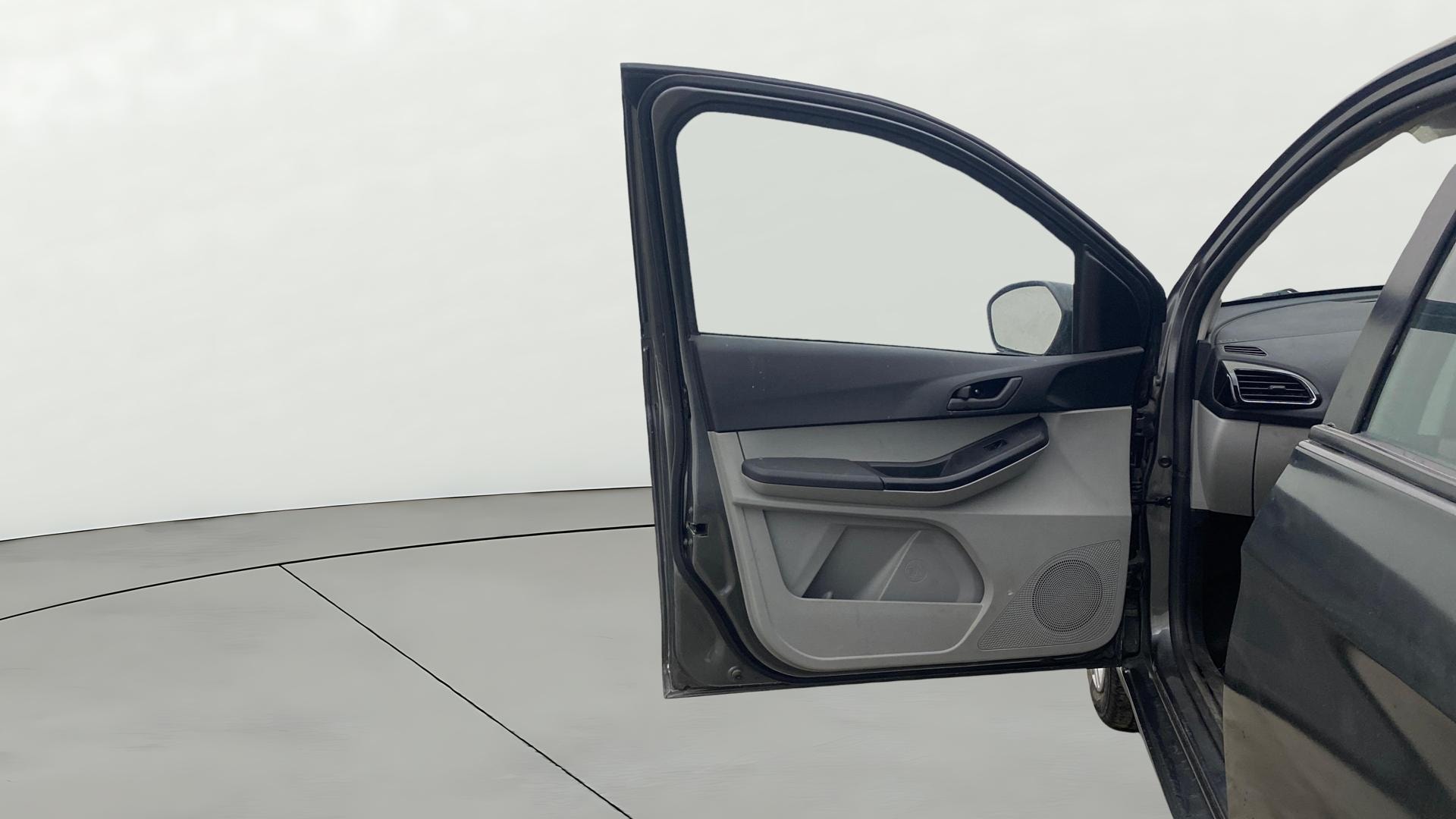 View 2024 Tata Tiago Revotorq XB Image 30 Used 2024 Tata Tiago Revotorq XB Image 30