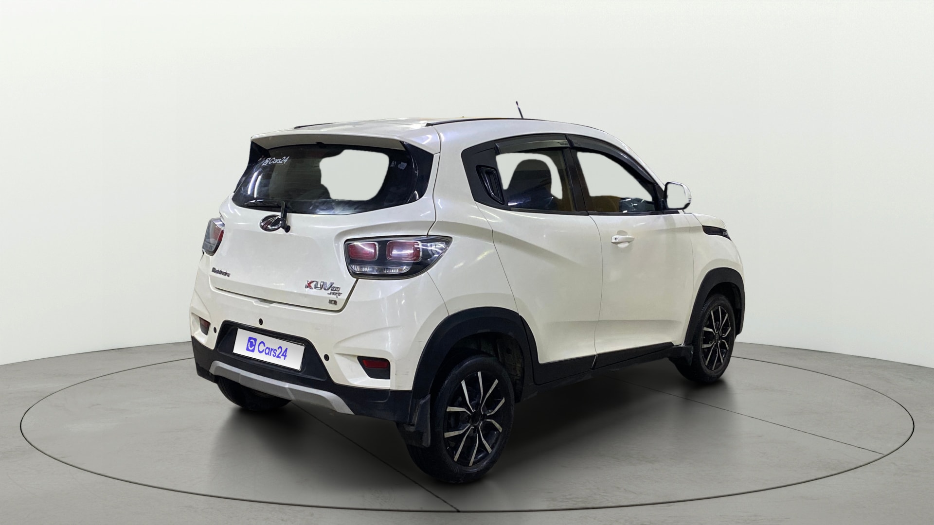 View 2018 Mahindra KUV100 K2 Petrol BS IV Image 42 Used 2018 Mahindra KUV100 K2 Petrol BS IV Image 42