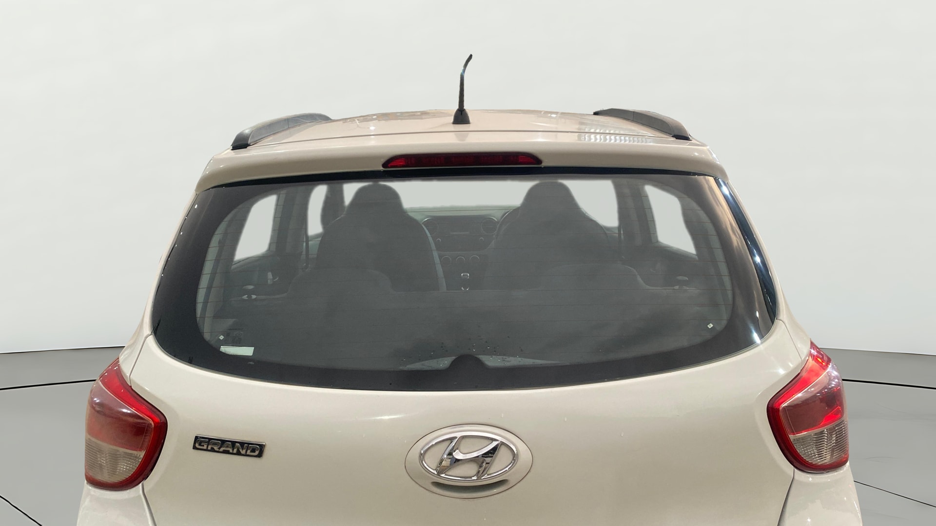 View 2015 Hyundai Grand i10 Sportz 1.2 Kappa Image 4 Used 2015 Hyundai Grand i10 Sportz 1.2 Kappa Image 4