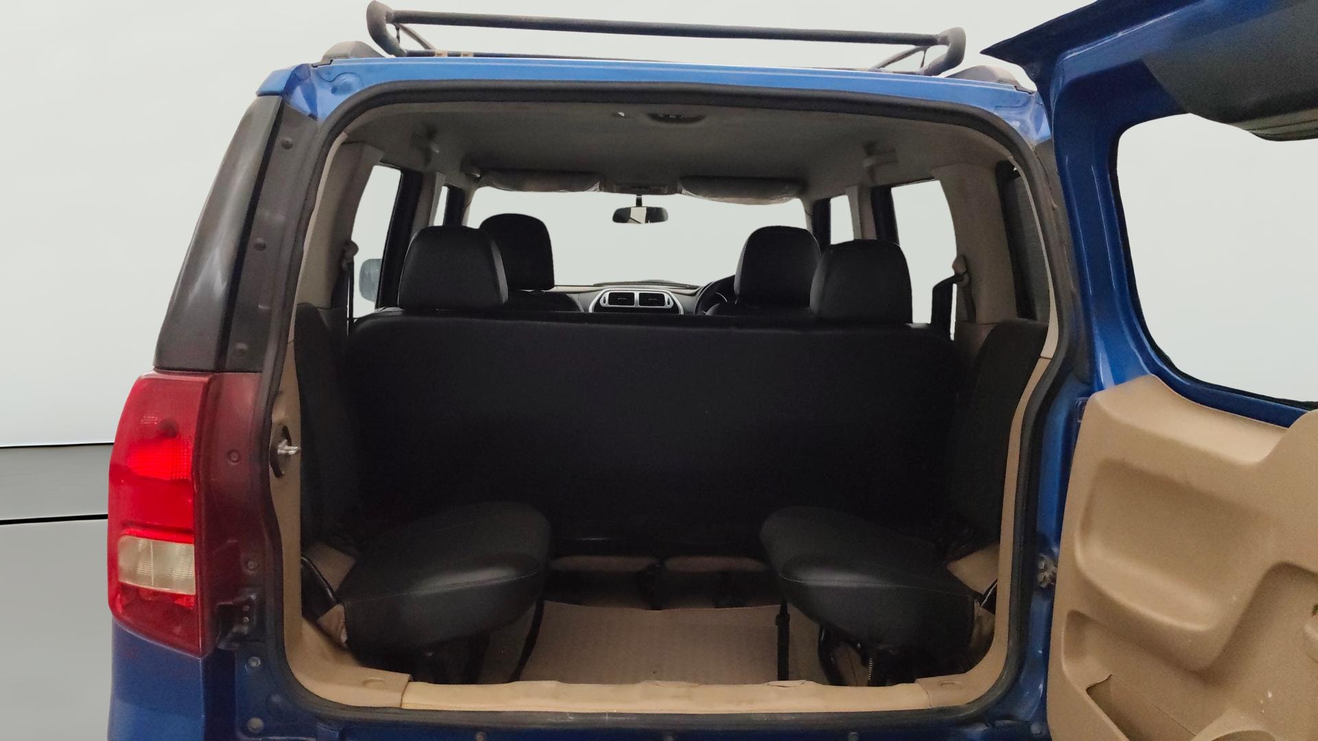 View 2016 Mahindra TUV300 T8 Image 37 Used 2016 Mahindra TUV300 T8 Image 37