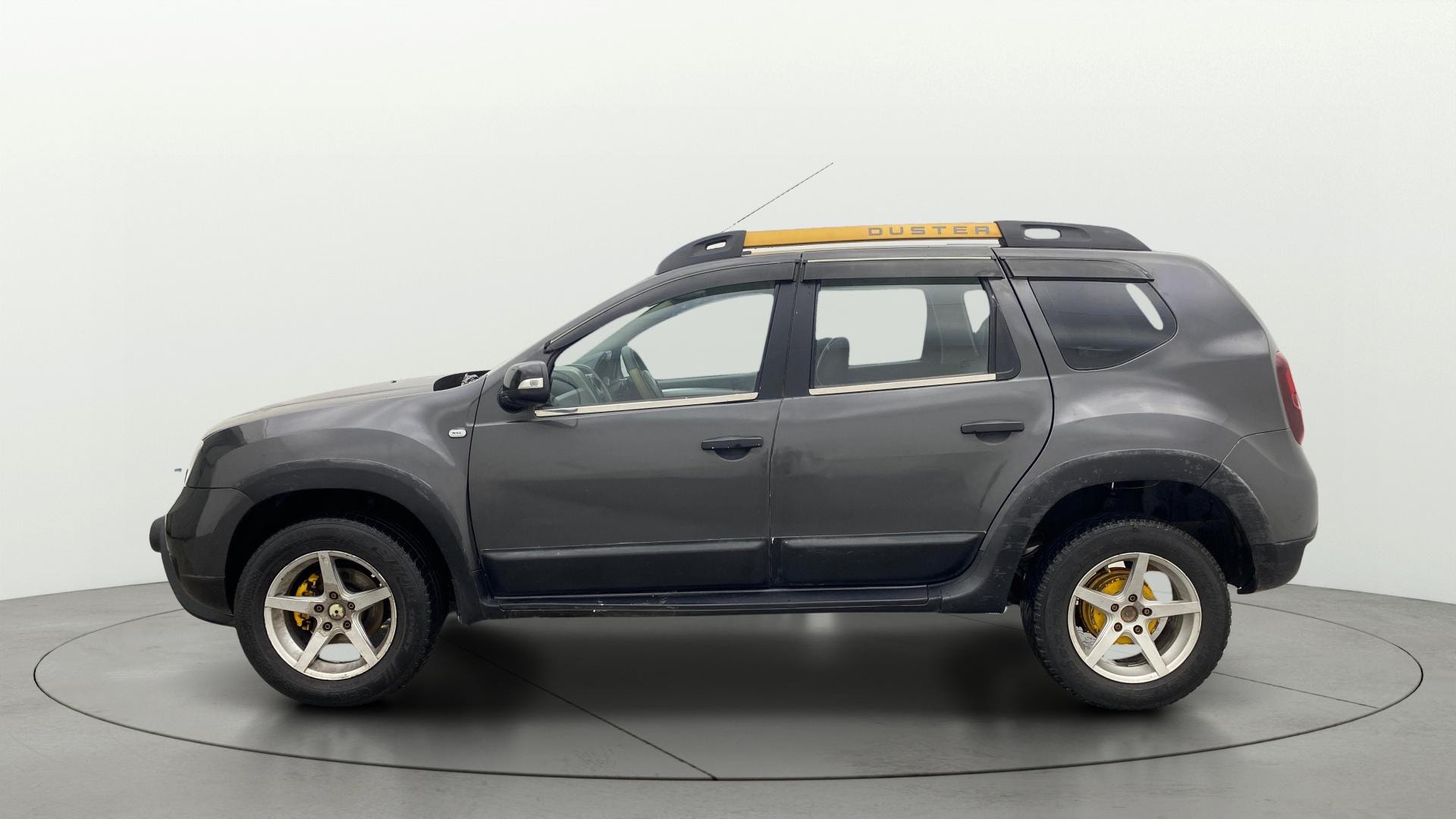 View 2017 Renault Duster Diesel 110PS RXZ AMT Image 5 Used 2017 Renault Duster Diesel 110PS RXZ AMT Image 5