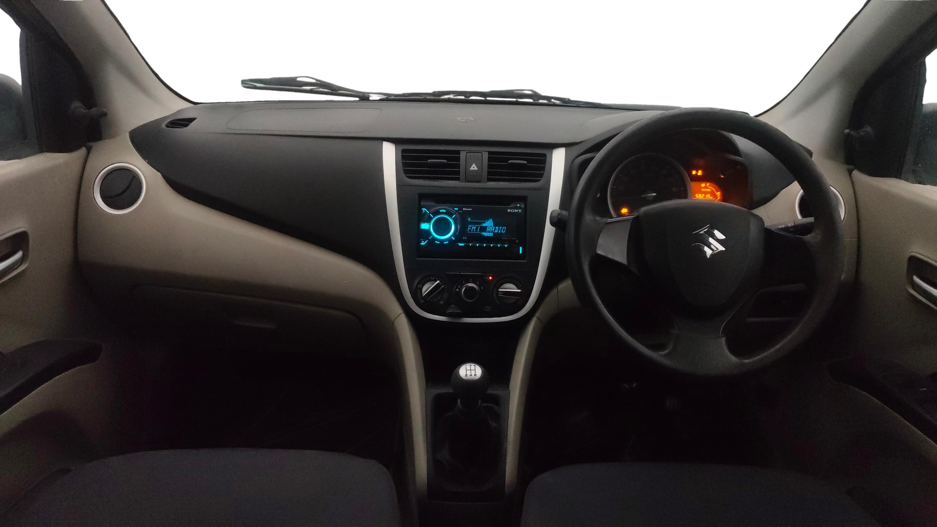 View 2017 Maruti Suzuki 1000 Base Variant Image 15 Used 2017 Maruti Suzuki 1000 Base Variant Image 15