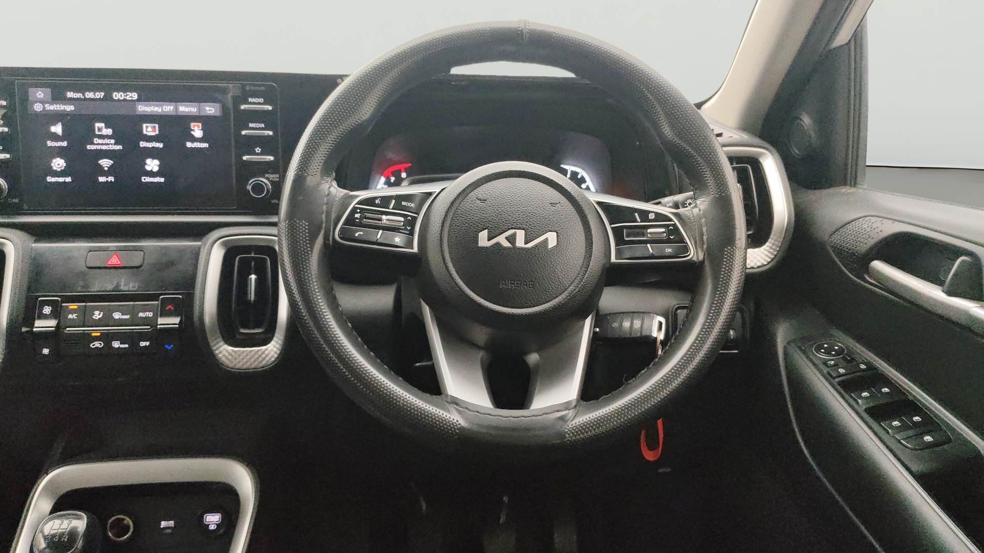 View 2023 Kia Sonet HTK Plus Petrol Image 21 Used 2023 Kia Sonet HTK Plus Petrol Image 21