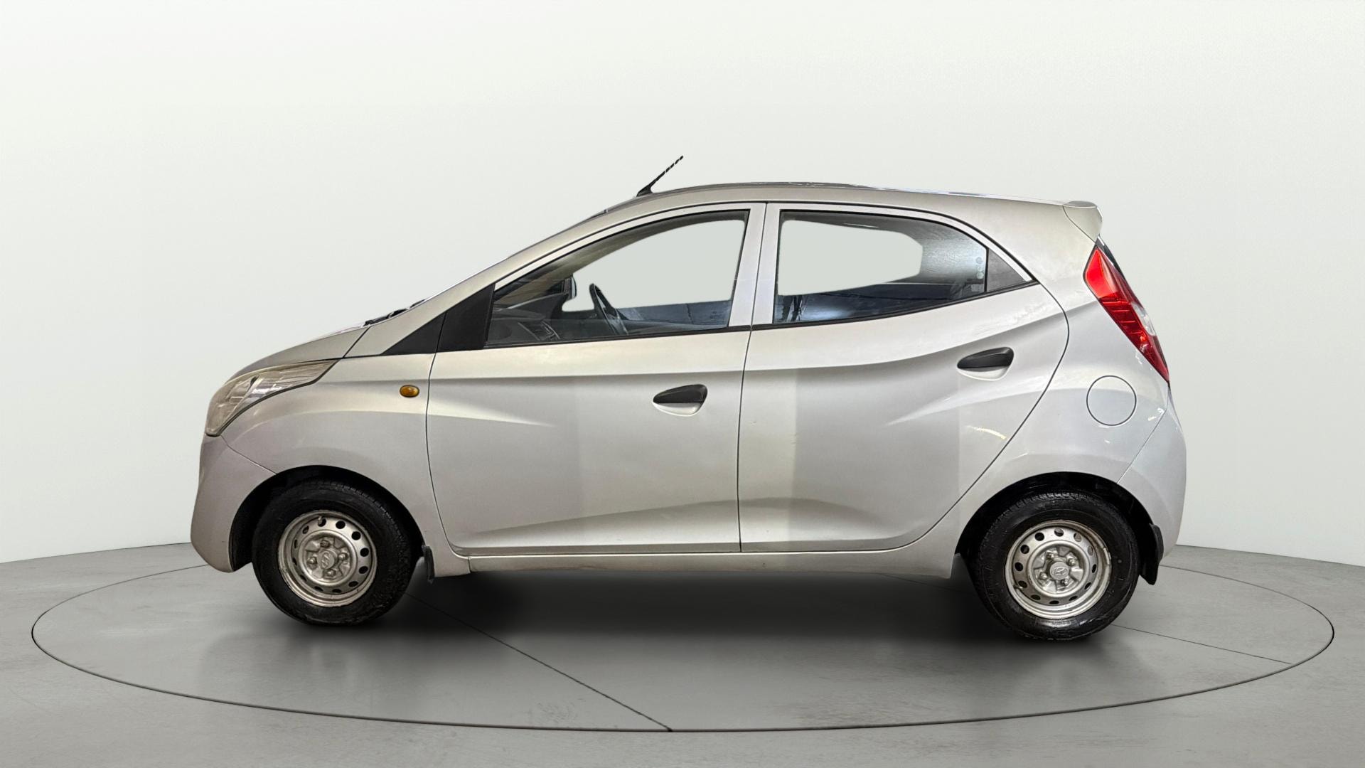 View 2014 Hyundai EON Era Plus Image 5 Used 2014 Hyundai EON Era Plus Image 5