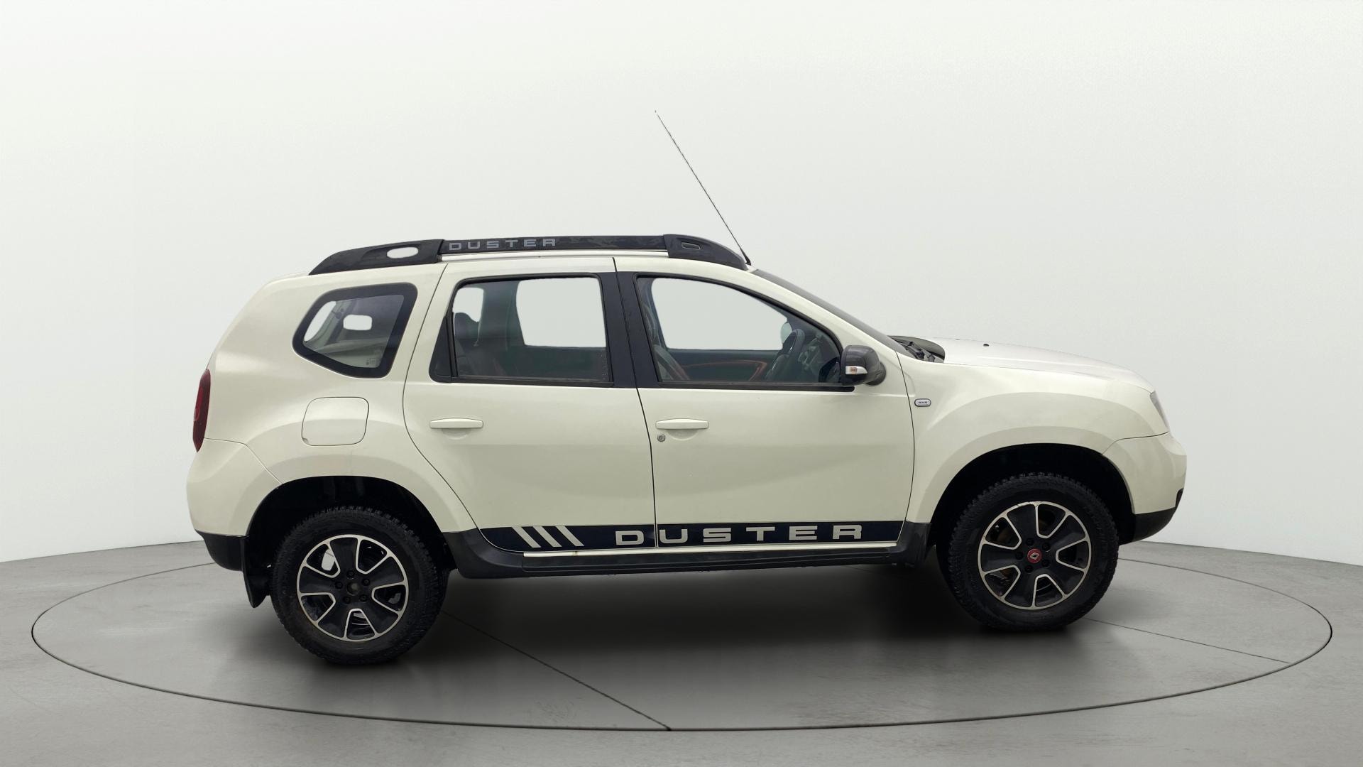 View 2017 Renault Duster Petrol RxS CVT Petrol Image 9 Used 2017 Renault Duster Petrol RxS CVT Petrol Image 9
