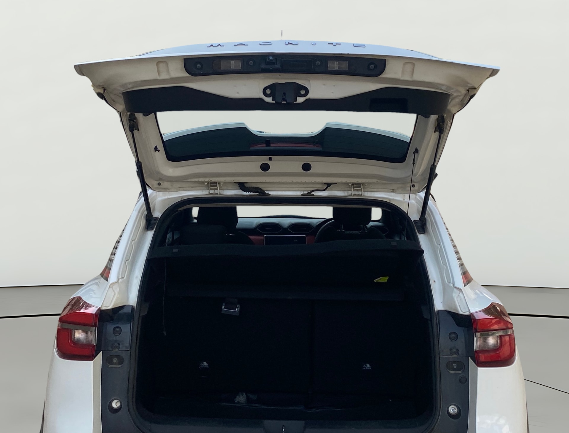 View 2023 Nissan Magnite XV MT Red Edition Image 16 Used 2023 Nissan Magnite XV MT Red Edition Image 16