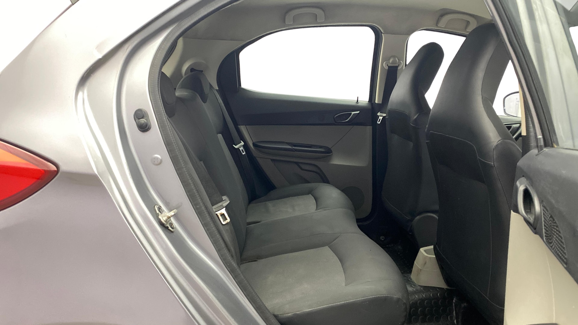 View 2019 Tata Tiago Revotorq XB Image 33 Used 2019 Tata Tiago Revotorq XB Image 33