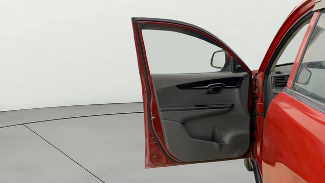 View Mahindra KUV100 Image 30 Used Mahindra KUV100 Image 30