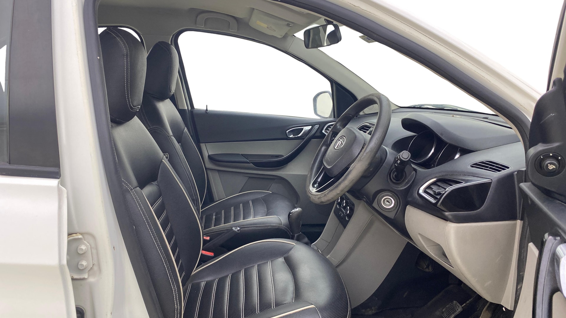 View 2020 Tata Tiago Revotorq XB Image 25 Used 2020 Tata Tiago Revotorq XB Image 25