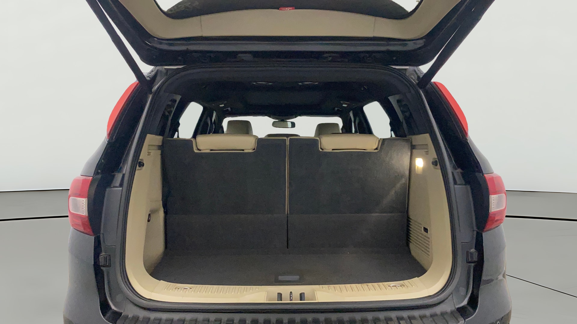 View 2018 Ford Endeavour 3.2L AWD AT Titanium Image 41 Used 2018 Ford Endeavour 3.2L AWD AT Titanium Image 41