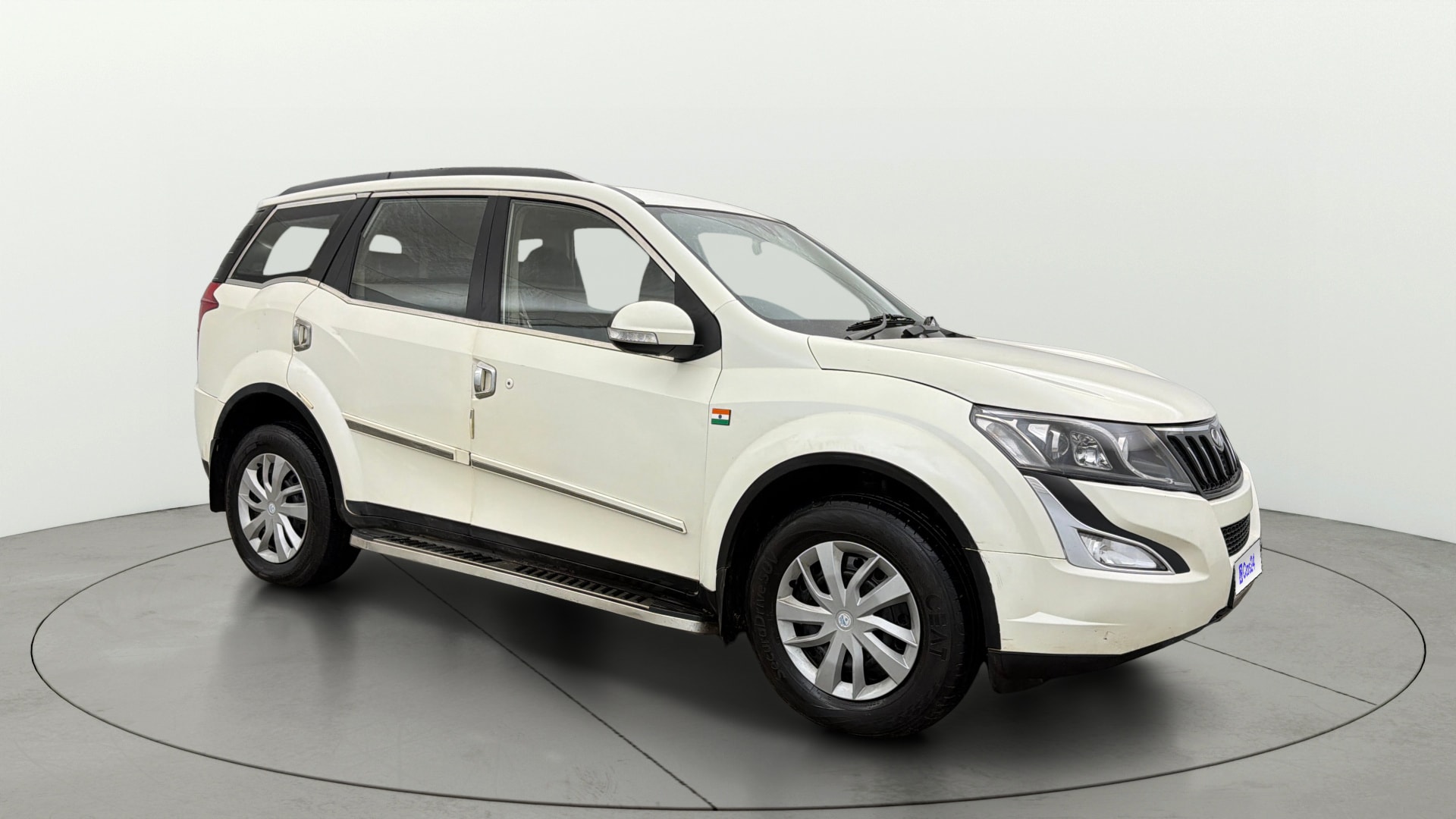 View 2018 Mahindra XUV500 W4 BS4 1.99 litre Image 23 Used 2018 Mahindra XUV500 W4 BS4 1.99 litre Image 23