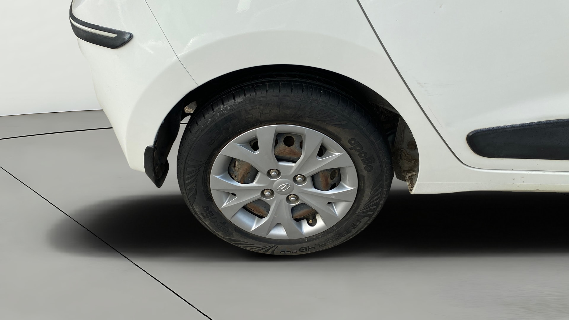 View 2015 Hyundai Grand i10 Magna 1.2 Kappa VTVT Image 35 Used 2015 Hyundai Grand i10 Magna 1.2 Kappa VTVT Image 35