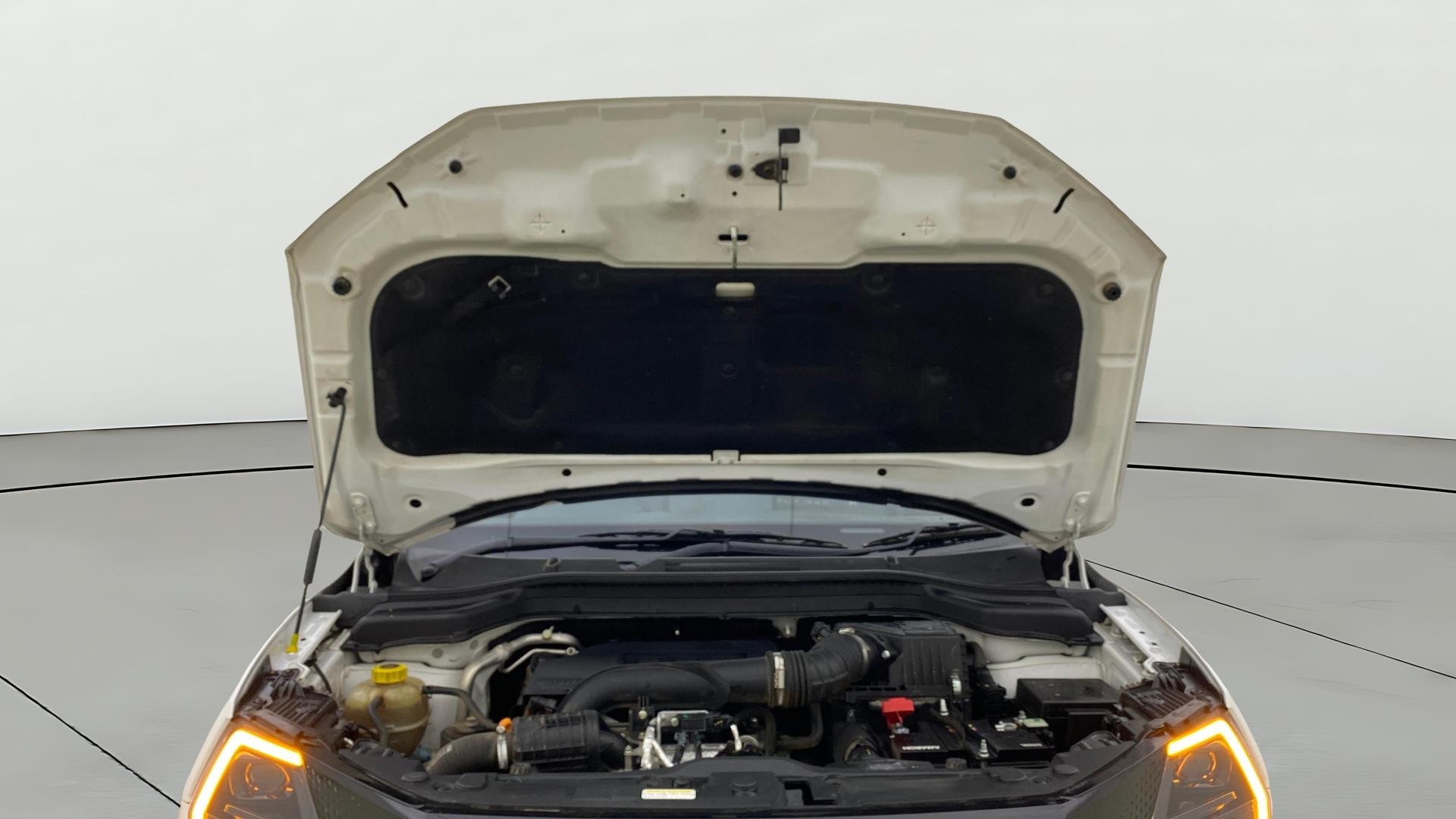 View 2025 Mahindra XUV 3XO AX5L 1.2 TGDi AT Image 34 Used 2025 Mahindra XUV 3XO AX5L 1.2 TGDi AT Image 34