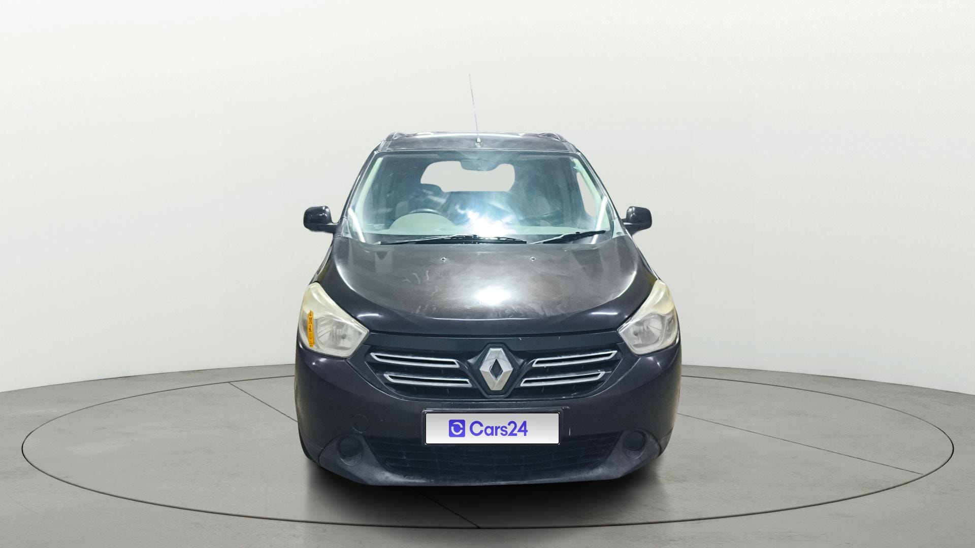 View 2016 Renault Lodgy 85 PS RxL 8 Seater Image 1 Used 2016 Renault Lodgy 85 PS RxL 8 Seater Image 1