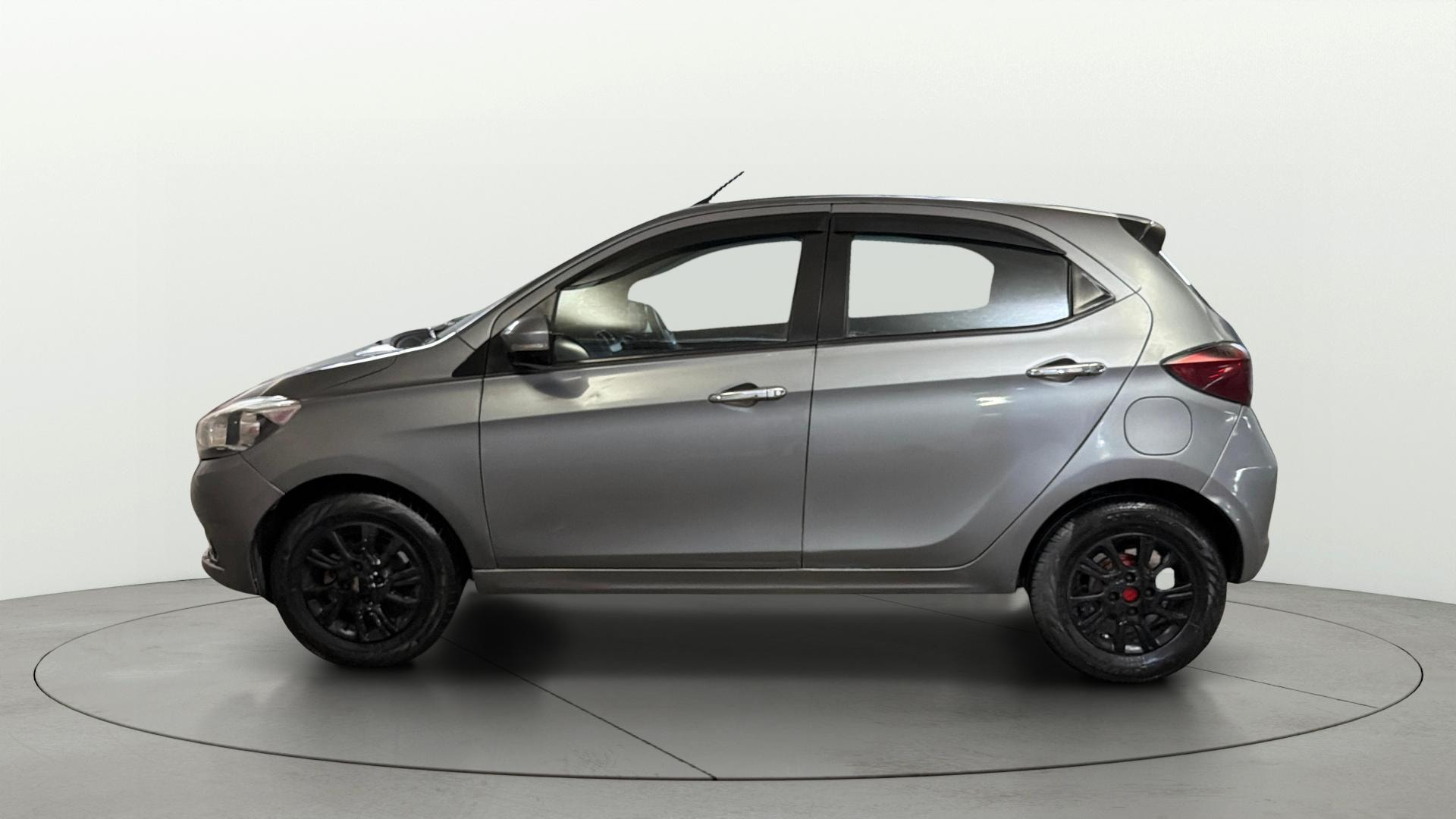 View 2019 Tata Tigor XE Diesel Image 5 Used 2019 Tata Tigor XE Diesel Image 5
