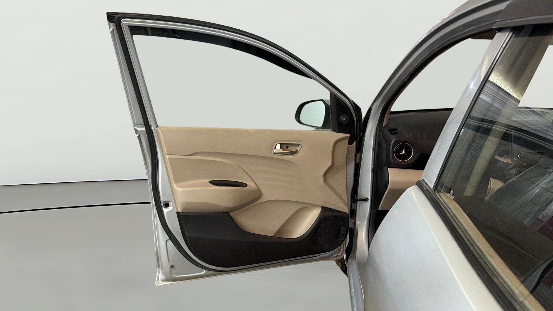 View 2018 Hyundai New Santro D-Lite Petrol Image 36 Used 2018 Hyundai New Santro D-Lite Petrol Image 36