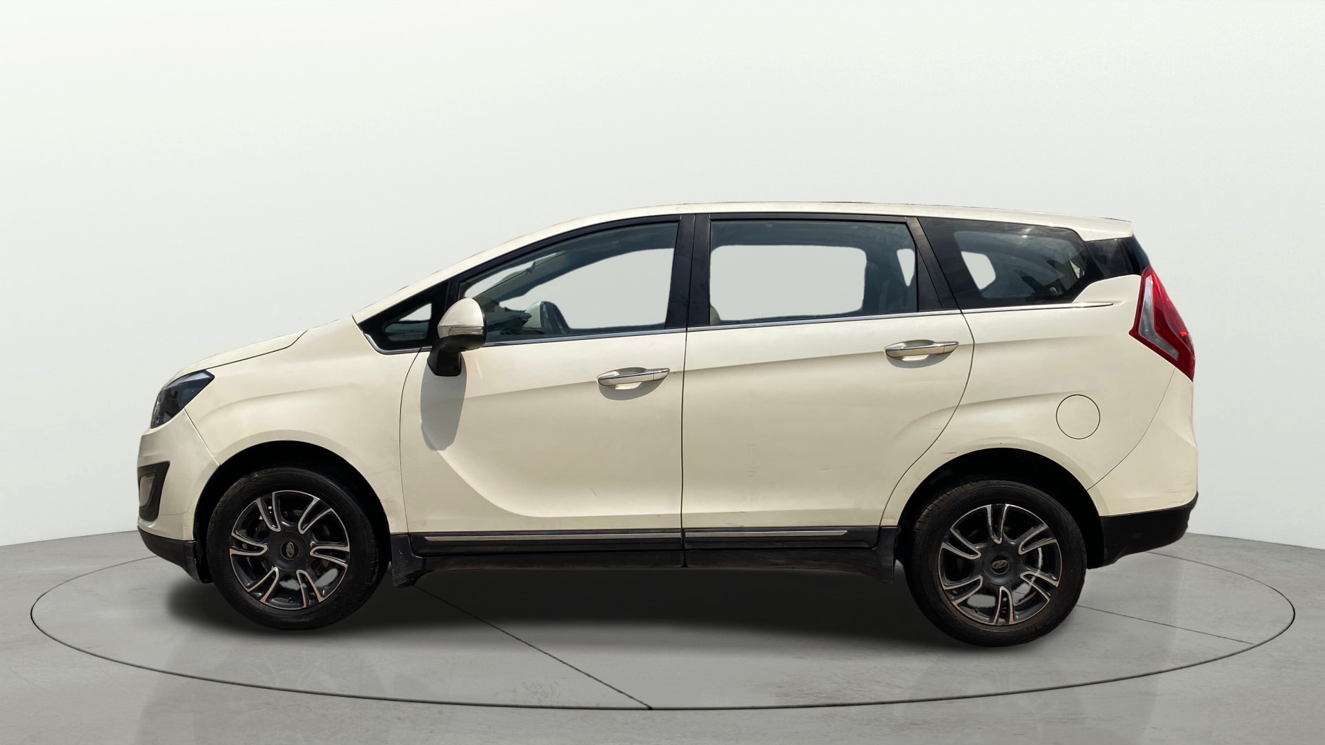 View 2018 Mahindra Marazzo M8 7-Seater Image 28 Used 2018 Mahindra Marazzo M8 7-Seater Image 28