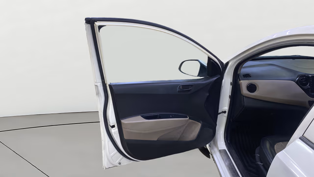 View Hyundai Grand i10 Image 30 Used Hyundai Grand i10 Image 30