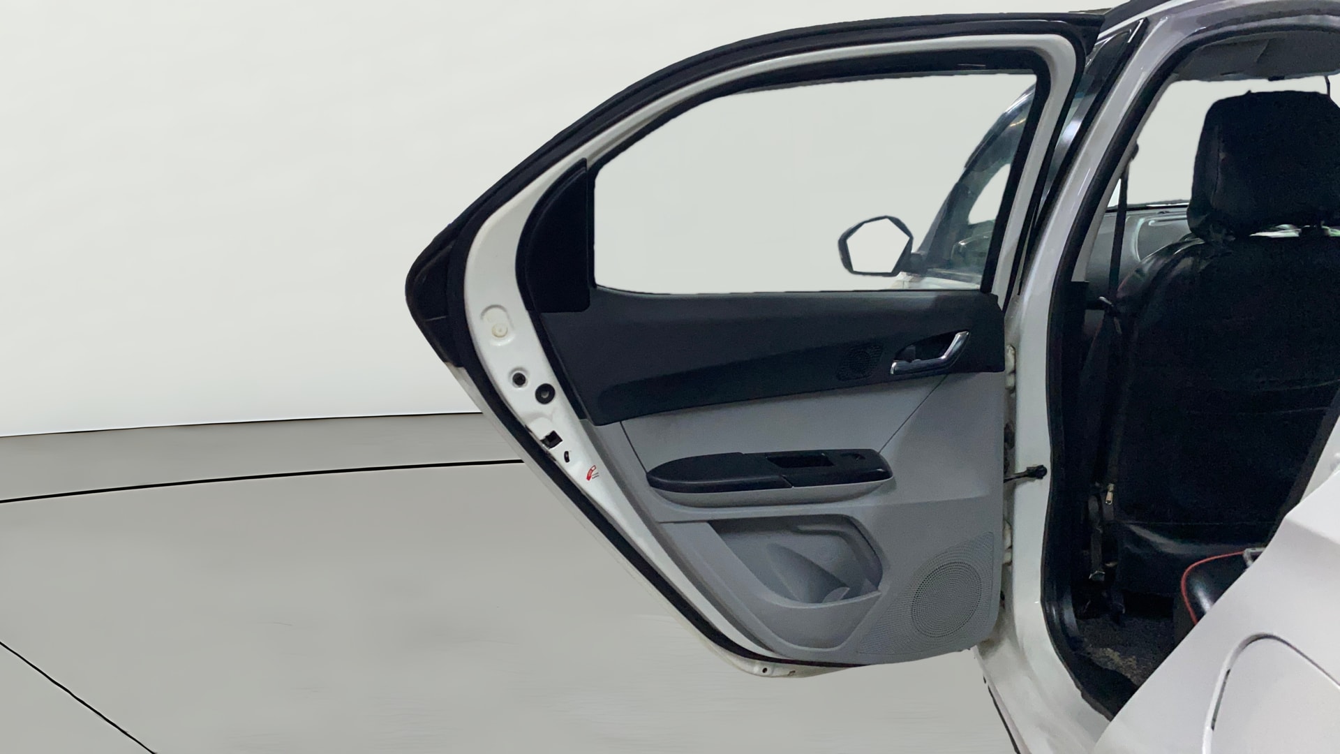 View 2021 Tata Tiago Revotorq XB Image 22 Used 2021 Tata Tiago Revotorq XB Image 22