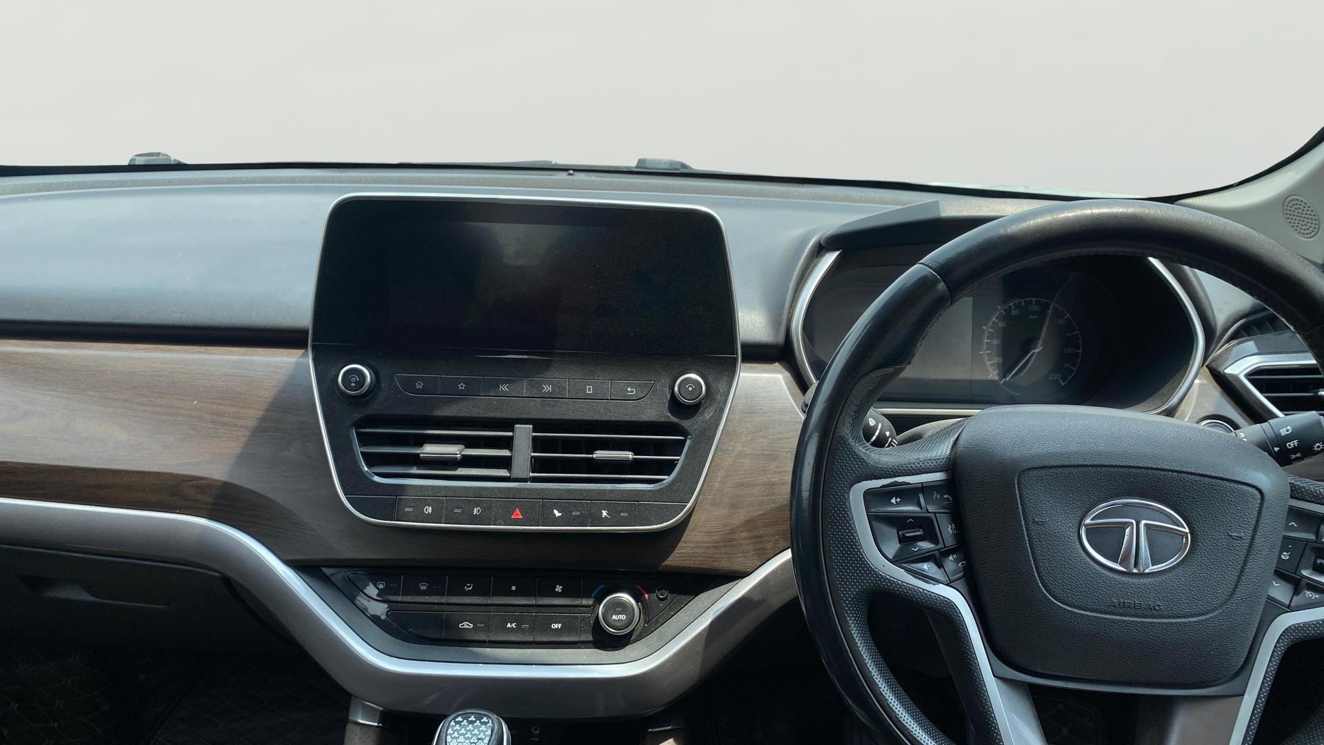 View 2020 Tata Harrier XE Image 33 Used 2020 Tata Harrier XE Image 33