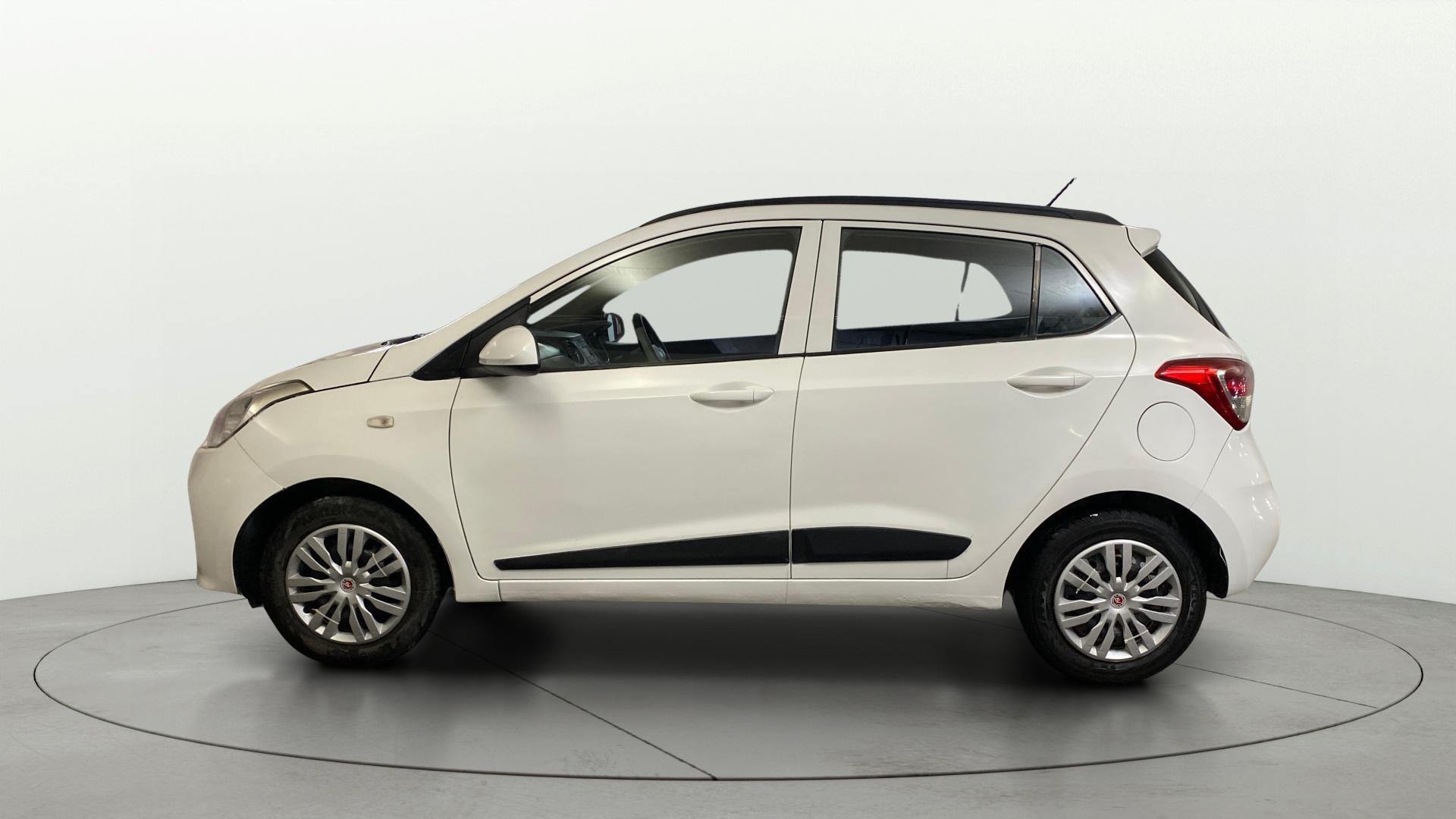 View 2019 Hyundai Grand i10 Magna 1.2 Kappa VTVT Image 5 Used 2019 Hyundai Grand i10 Magna 1.2 Kappa VTVT Image 5