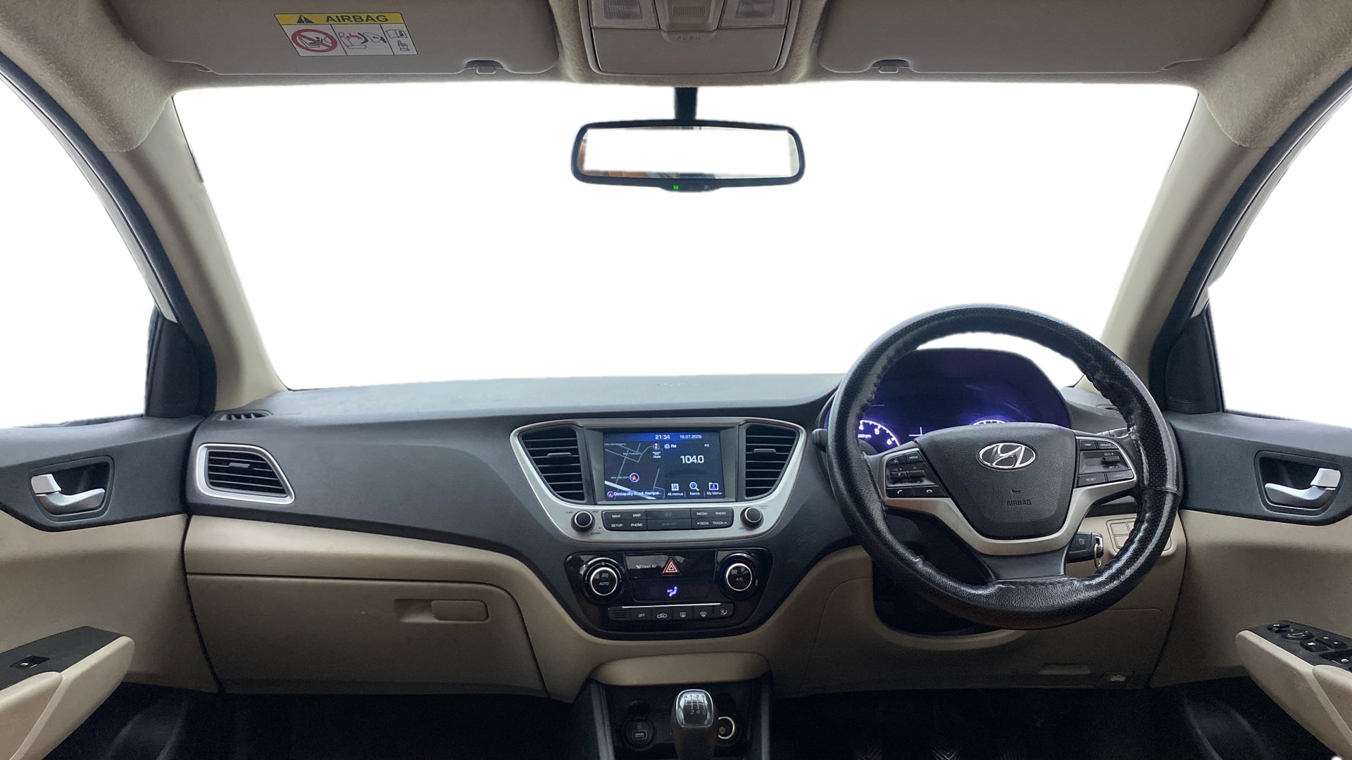 View 2018 Hyundai Verna 1.6 VTVT SX Image 15 Used 2018 Hyundai Verna 1.6 VTVT SX Image 15