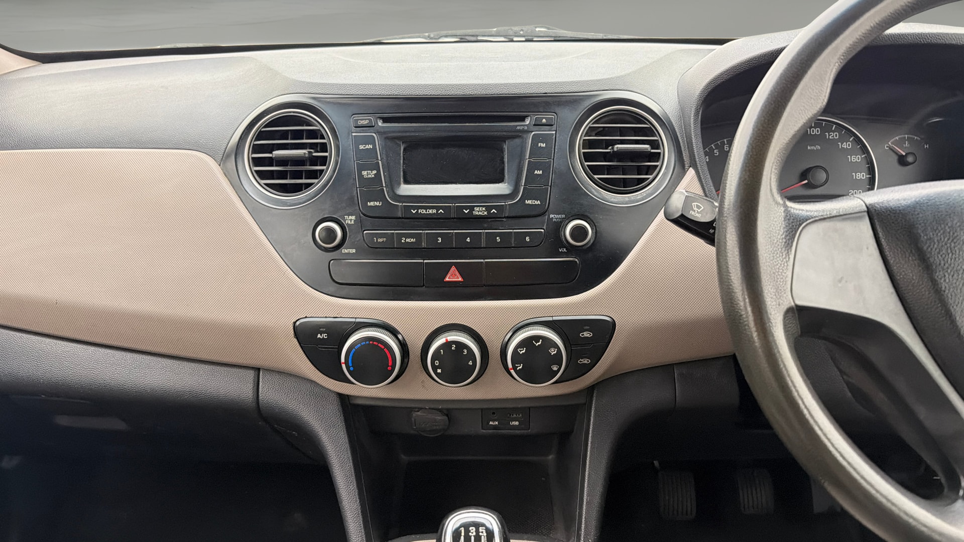 View 2015 Hyundai Grand i10 Sportz 1.2 Kappa Image 30 Used 2015 Hyundai Grand i10 Sportz 1.2 Kappa Image 30