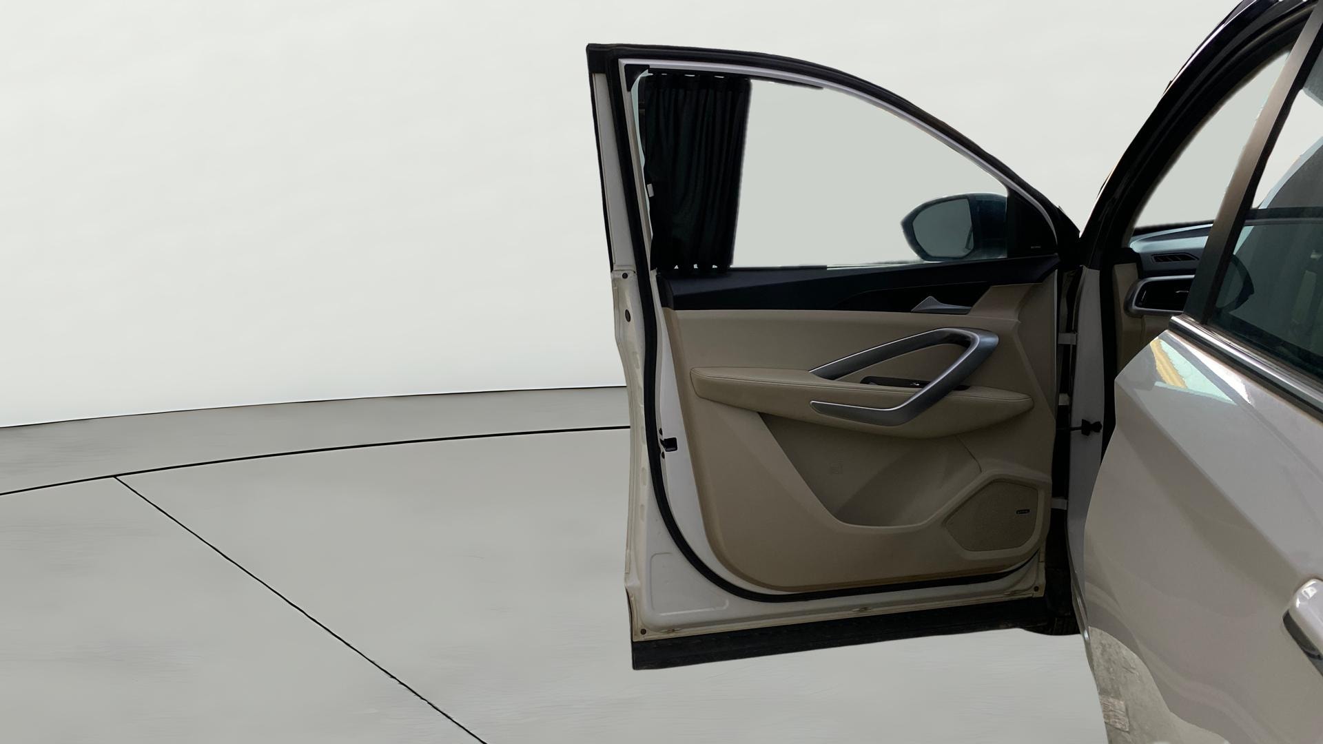 View 2023 MG Hector Sharp Diesel Dual Tone Image 39 Used 2023 MG Hector Sharp Diesel Dual Tone Image 39