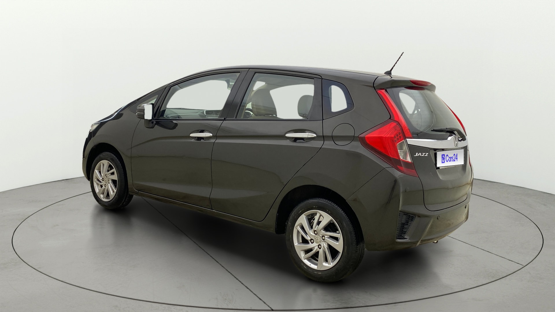 View 2018 Honda Jazz E MT Diesel Image 2 Used 2018 Honda Jazz E MT Diesel Image 2