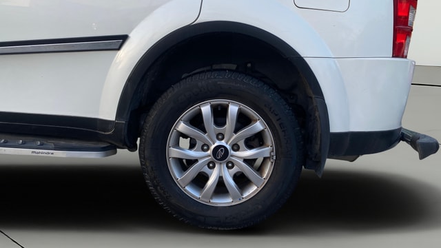 View Mahindra XUV500 Image 12 Used Mahindra XUV500 Image 12