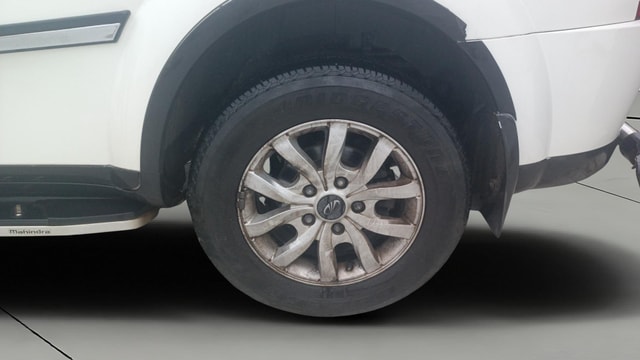 View Mahindra XUV500 Image 8 Used Mahindra XUV500 Image 8