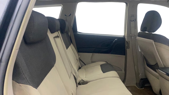 View Mahindra XUV500 Image 29 Used Mahindra XUV500 Image 29